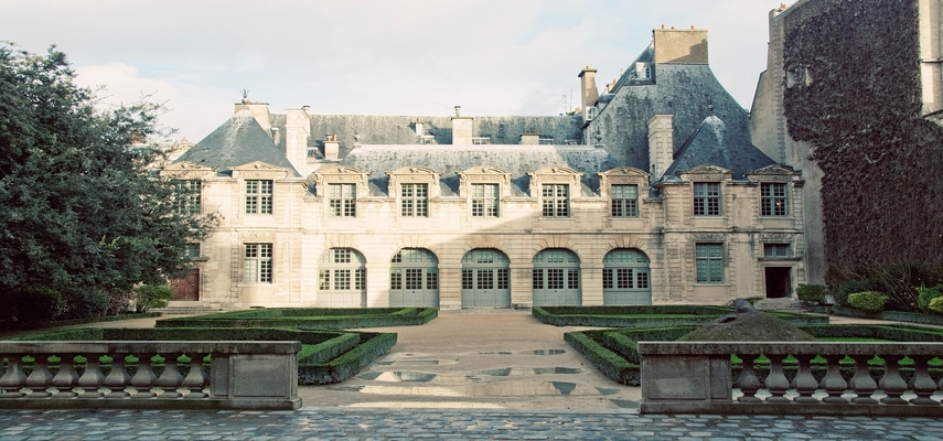 The World’s 10 Richest Monarchs