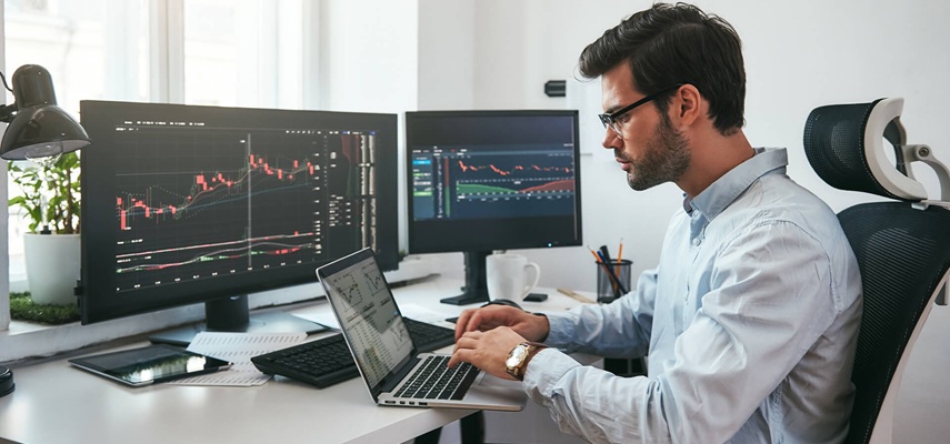 How To Choose the Right Trading Platform as a Beginner in a Prop Firm?